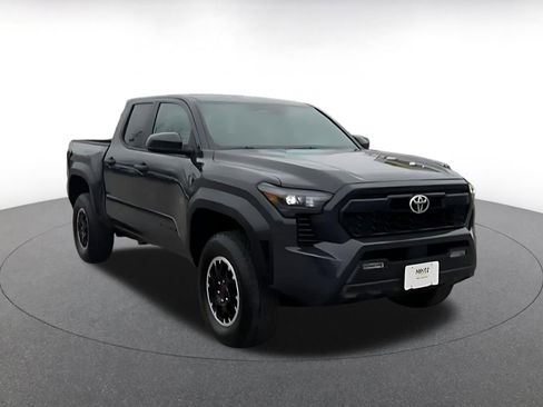 Used 2025 Toyota Tacoma TRD Off-Road image 3