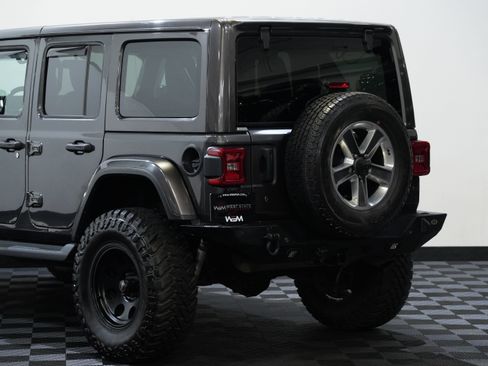 Used 2018 Jeep Wrangler Unlimited Sahara w/ Safety Group AWD/4WD image 15