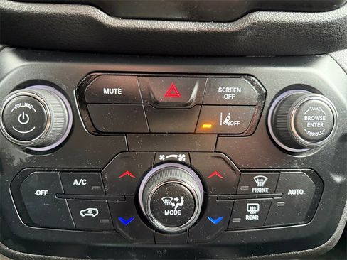 Certified 2023 Jeep Renegade Trailhawk image 29