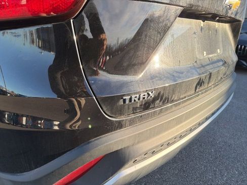 Used 2025 Chevrolet Trax LT w/ LT Convenience Package image 20