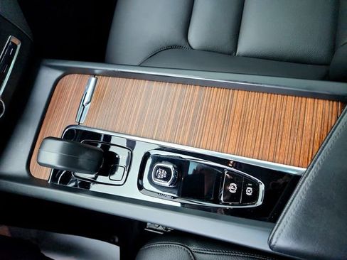 Used 2023 Volvo XC60 B5 Plus w/ Climate Package image 22