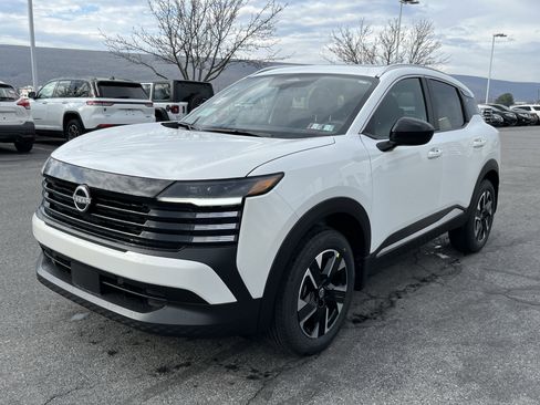 New 2026 Nissan Kicks SV w/ SV Premium Package image 8