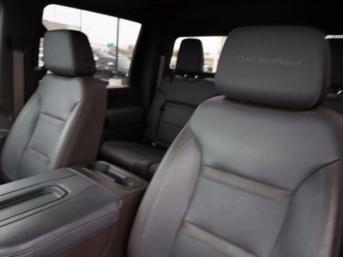 Used 2020 GMC Sierra 3500 Denali w/ Denali Ultimate Package image 16