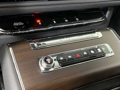 New 2025 Lincoln Aviator Reserve w/ Luxury Package image 16