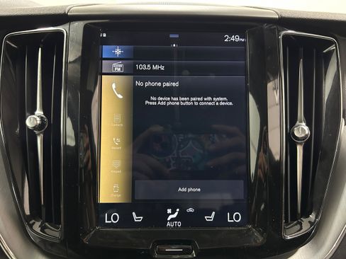 Used 2018 Volvo XC60 T5 Momentum w/ Vision Package AWD/4WD image 7