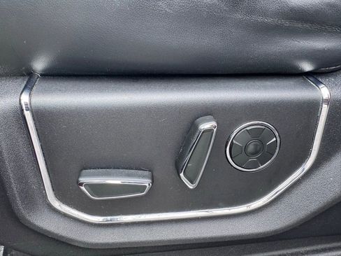 Used 2015 Ford F150 Platinum w/ Equipment Group 701A Luxury image 14