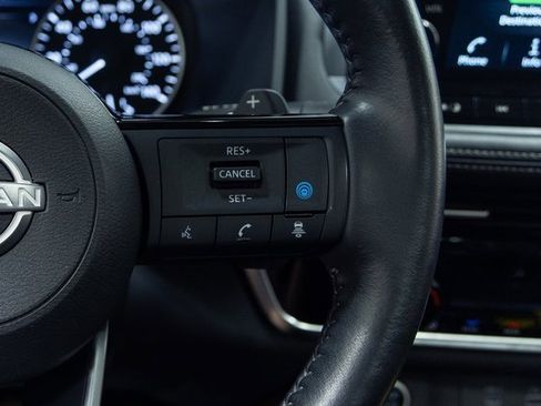 Used 2022 Nissan Rogue SL w/ SL Premium Package image 16