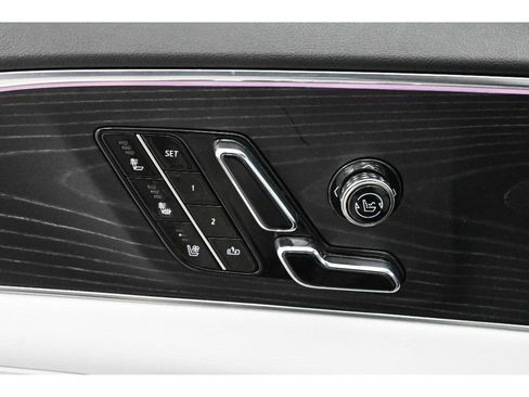 Used 2024 Cadillac Lyriq Luxury RWD image 32