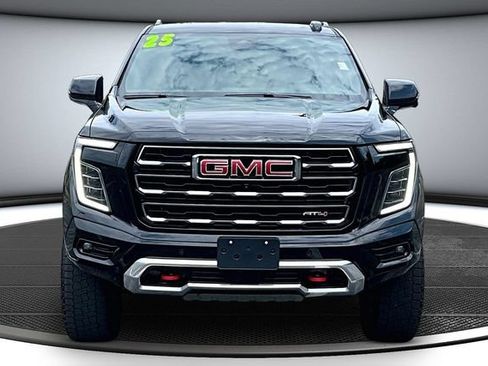 Used 2025 GMC Yukon XL AT4 AWD/4WD image 2