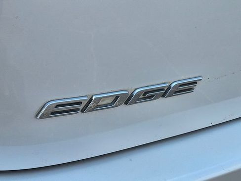 Used 2017 Ford Edge Titanium w/ Equipment Group 301A FWD image 16