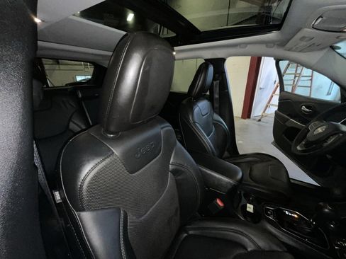 Used 2021 Jeep Cherokee Limited w/ Elite Package image 39