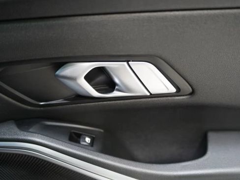 Used 2019 BMW 330i Sedan w/ Convenience Package RWD image 43