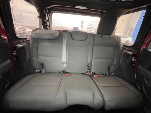 Used 2022 Jeep Wrangler Unlimited Sport image 16