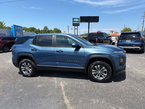 New 2026 Chevrolet Equinox LT w/ Convenience Package II FWD image 4
