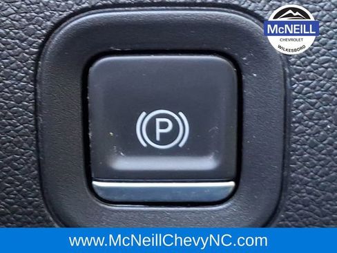 Used 2022 Chevrolet Silverado 1500 Custom image 25