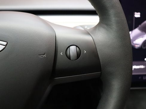 Used 2022 Tesla Model Y Long Range image 53