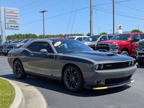 Used 2023 Dodge Challenger R/T w/ T/A Package RWD image 3