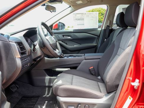 New 2026 Nissan Rogue SV FWD image 7