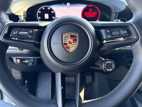 Used 2024 Porsche Cayenne image 19