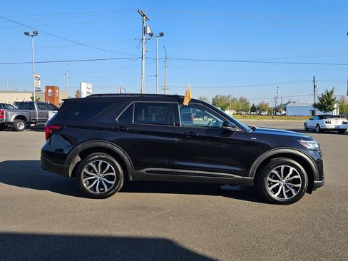 Used 2025 Ford Explorer ST-Line image 5