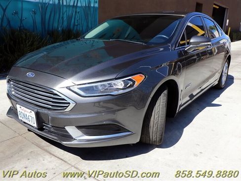 Used 2018 Ford Fusion Energi SE image 4