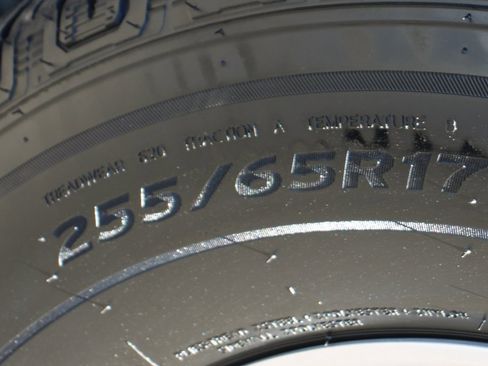 Used 2021 Chevrolet Colorado LT w/ LT Convenience Package image 41