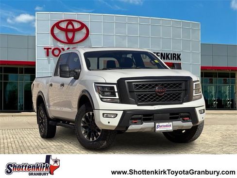 Used 2023 Nissan Titan PRO-4X w/ Pro-4x Convenience Package image 1