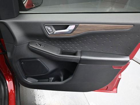 Used 2020 Ford Escape Titanium w/ Titanium Premium Package 2.0 image 38