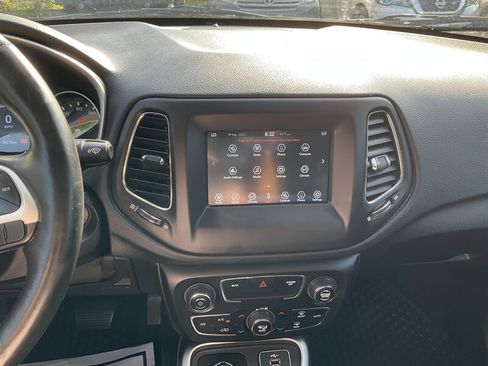 Used 2019 Jeep Compass Latitude w/ Cold Weather Group image 17