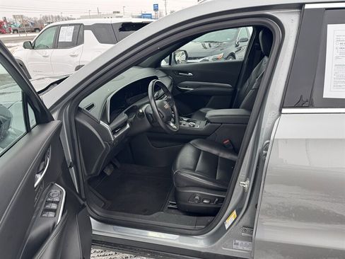 Used 2024 Cadillac XT4 Premium Luxury image 7