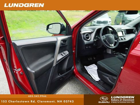Used 2018 Toyota RAV4 LE w/ All Weather Liner Package AWD/4WD image 10