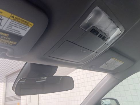 Used 2019 Toyota Highlander Plus image 21