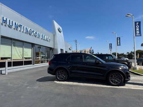 Used 2026 Ford Explorer ST w/ Sun And Sound Package AWD/4WD image 3