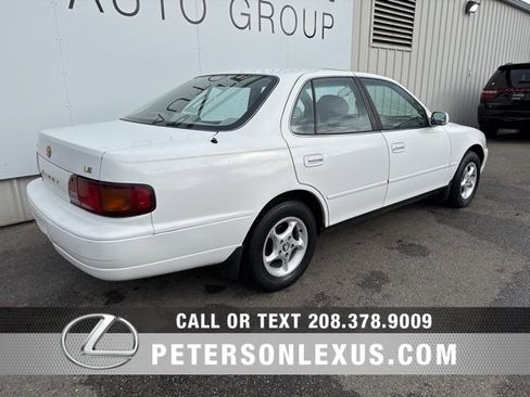 Used 1996 Toyota Camry LE image 3
