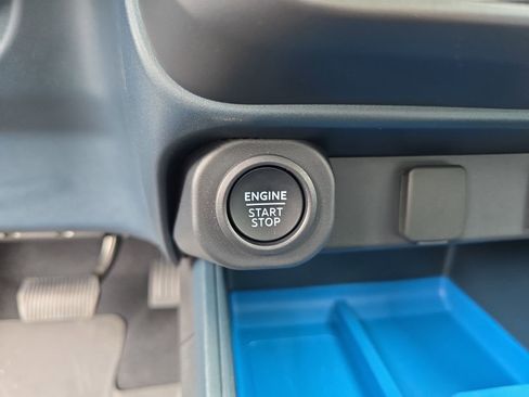 New 2025 Ford Maverick XLT w/ XLT Luxury Package FWD image 24