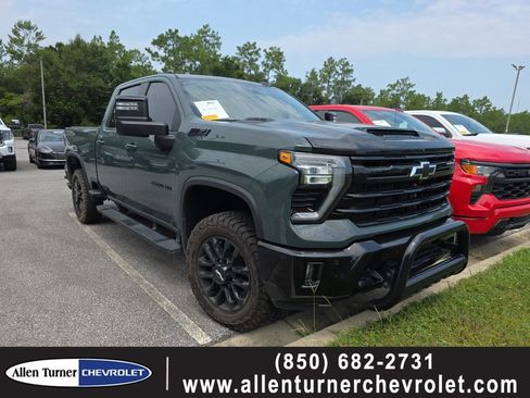 Used 2025 Chevrolet Silverado 2500 LT w/ Trail Boss Package AWD/4WD image 1