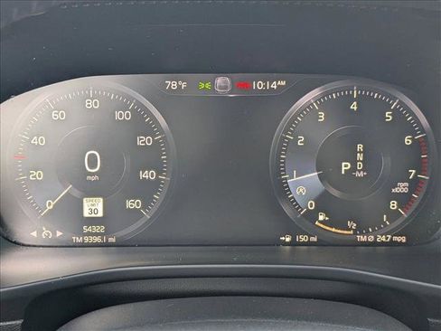 Used 2020 Volvo XC40 T4 Momentum image 11