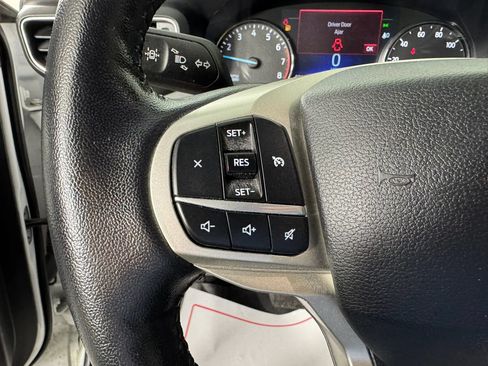 Used 2021 Ford Explorer XLT w/ Equipment Group 202A AWD/4WD image 15