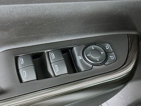 Used 2023 GMC Acadia SLT image 15