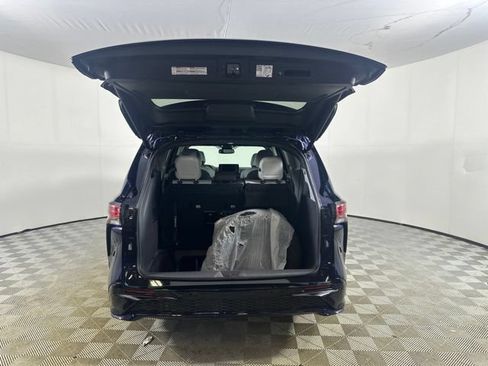 Used 2024 Toyota Sienna XSE w/ XSE Plus Package AWD/4WD image 9