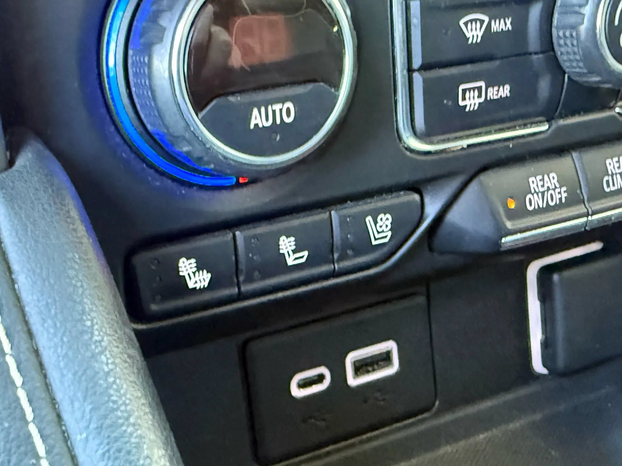 Used 2021 Chevrolet Tahoe Premier AWD/4WD image 25