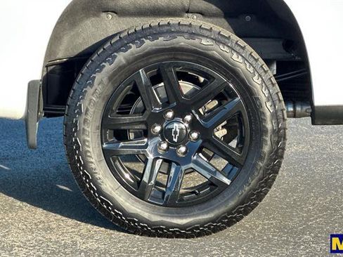 Used 2025 Chevrolet Silverado 1500 LT image 36