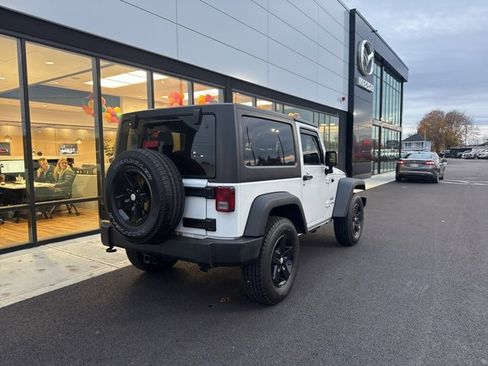 Used 2018 Jeep Wrangler Sport image 3