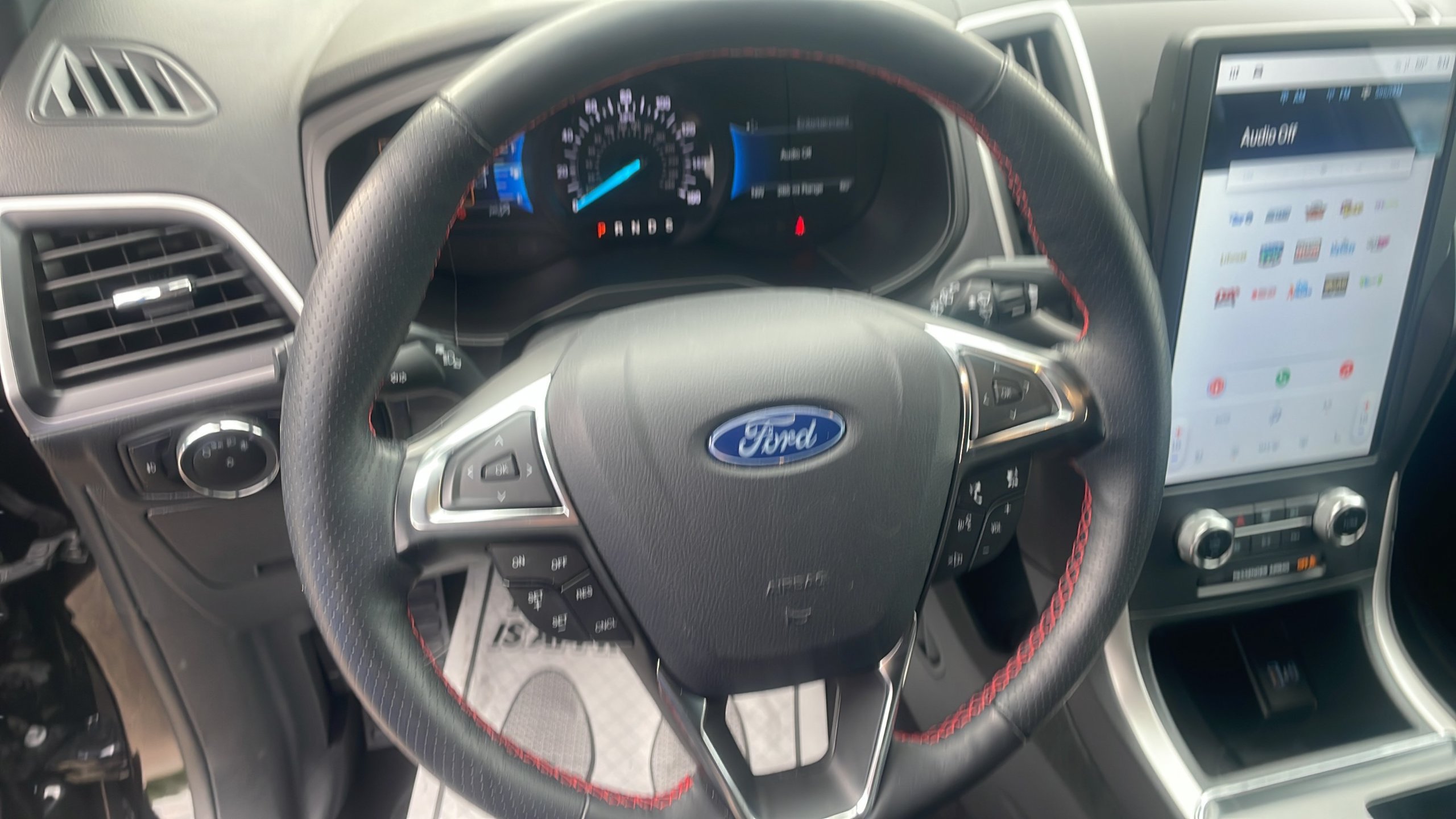 Certified 2024 Ford Edge ST-Line AWD/4WD image 17