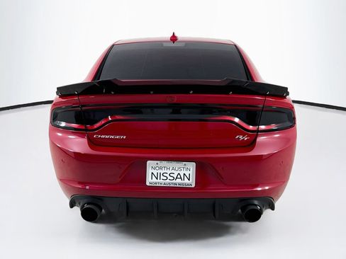 Used 2017 Dodge Charger R/T w/ Plus Group RWD image 6