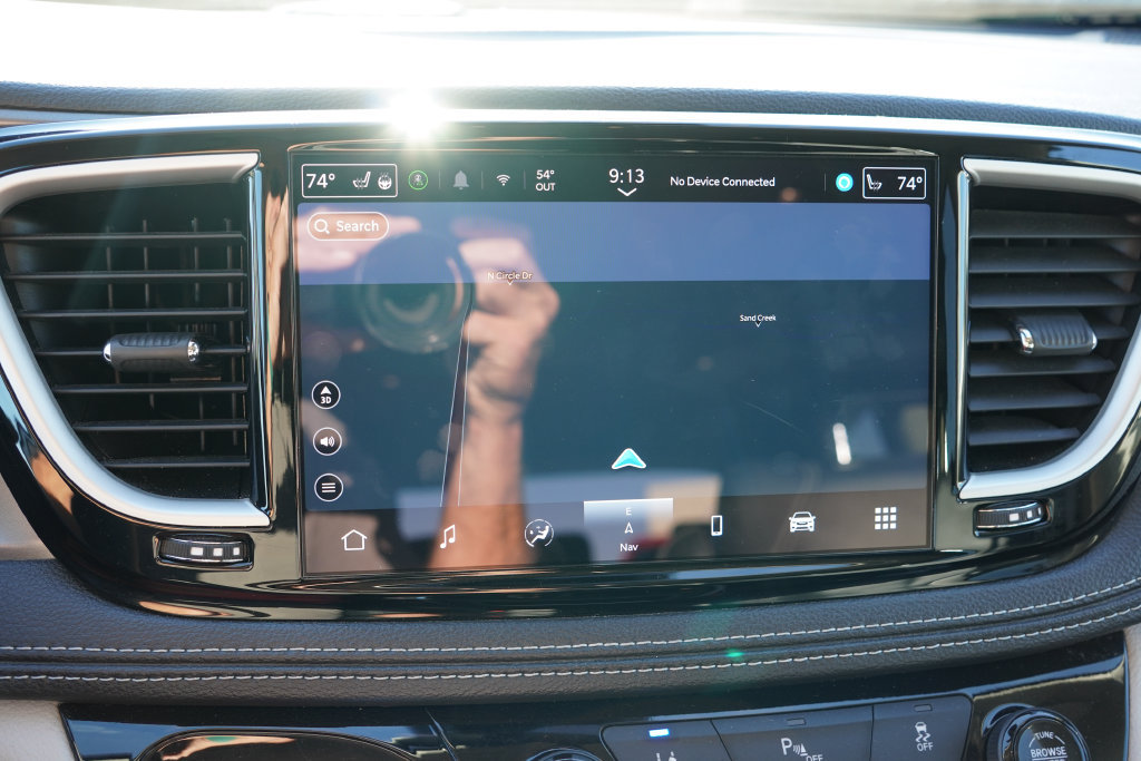 Used 2024 Chrysler Pacifica Limited FWD image 5