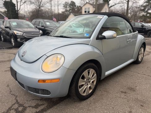 Used 2010 Volkswagen Beetle Base PZEV 2dr Convertible image 2