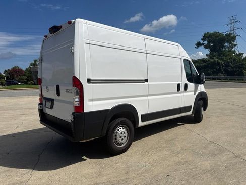 Used 2025 RAM ProMaster 2500 w/ Convenience Group FWD image 16