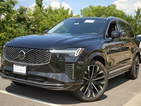 New 2025 Volvo XC90 B6 Plus w/ Protection Package image 2