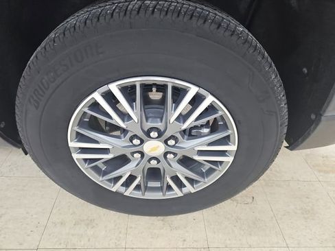 Used 2025 Chevrolet Traverse LT image 26